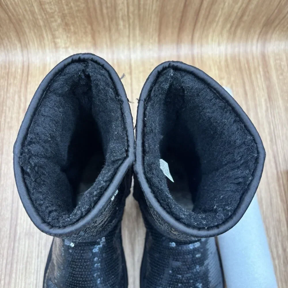 UGG CLASSIC SHORT SEQUIN SPARKLES BLACK BOOTS US 6/ EU‎ 37/ UK 4.5